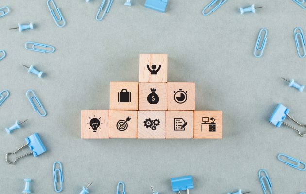 Icone delle competenze chiave per diventare assistente virtuale – organizzazione, obiettivi, autonomia