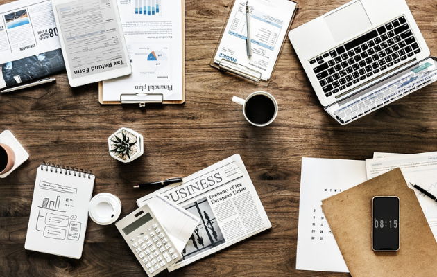 scrivania giornata di assistente virtuale